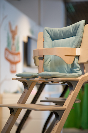 Hochstühle & Möbel